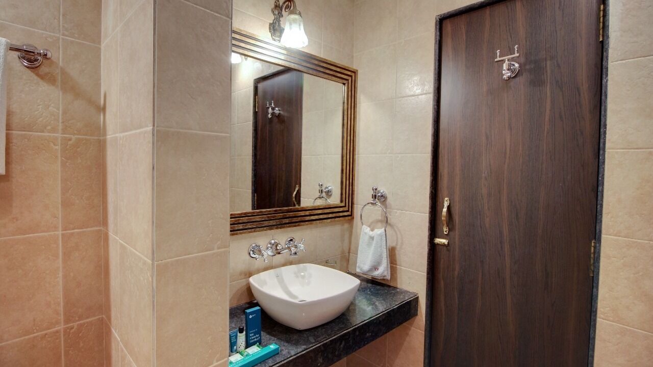 Photo of Bathroom in Mahabaleshwar