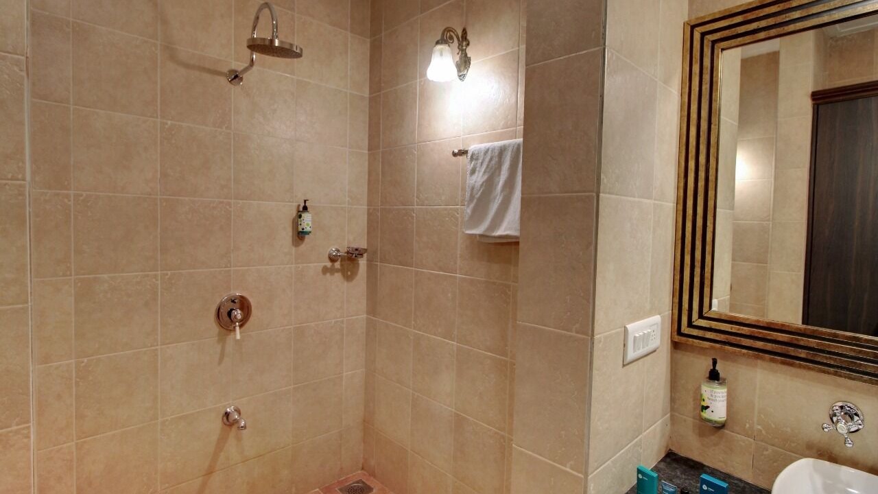 Photo of Bathroom in Mahabaleshwar