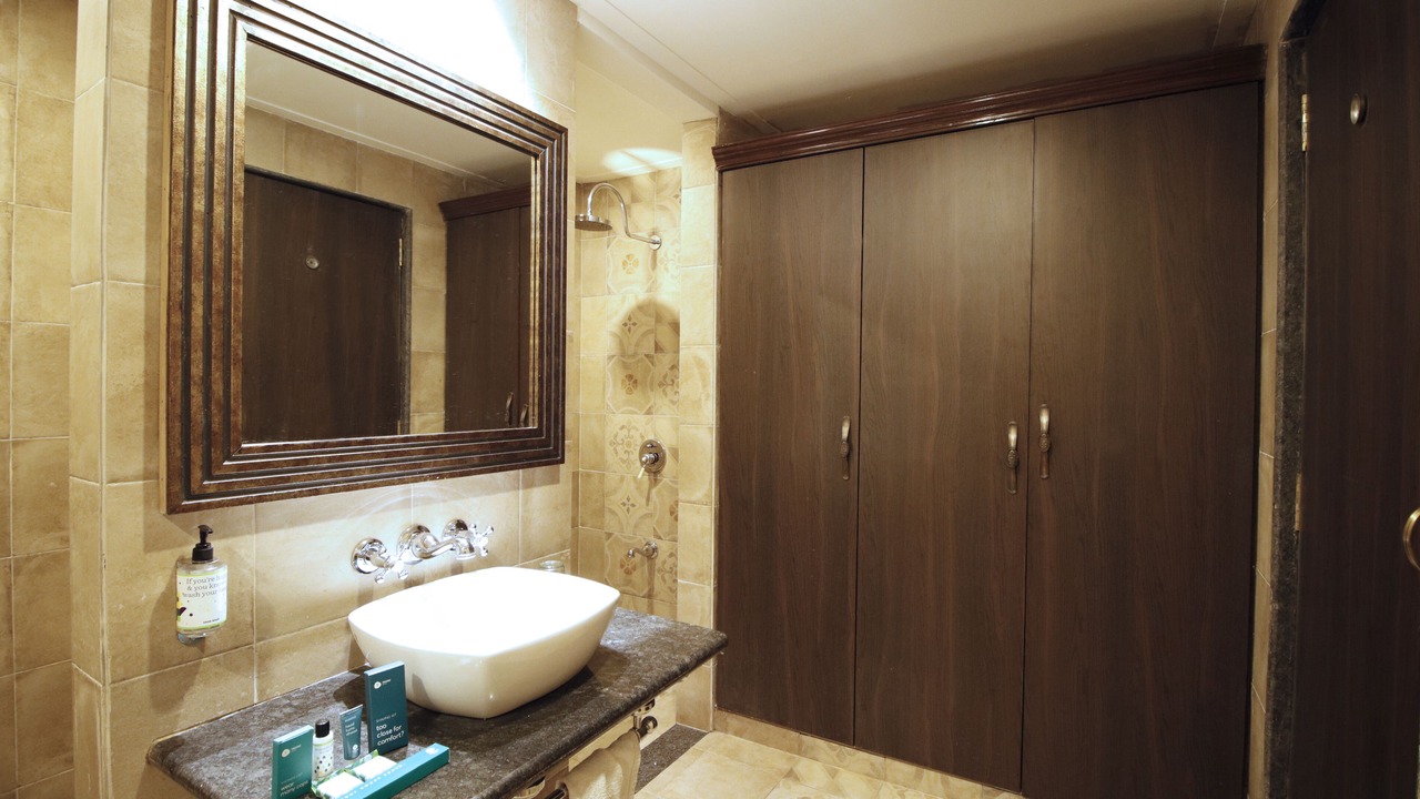 Photo of Bathroom in Mahabaleshwar