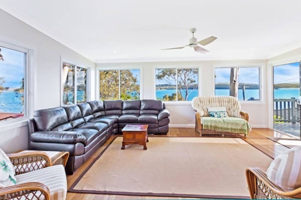 Photo of Livingroom in Coal Point