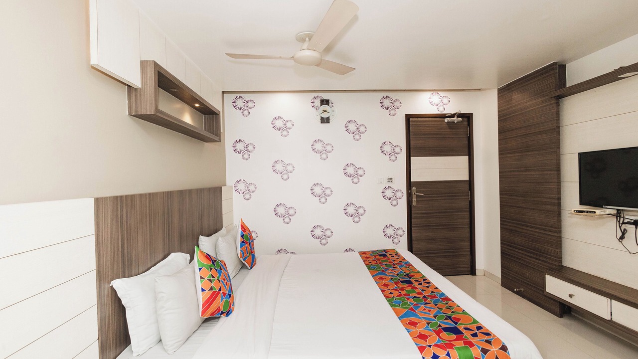 Photo of Bedroom in Sayajiganj