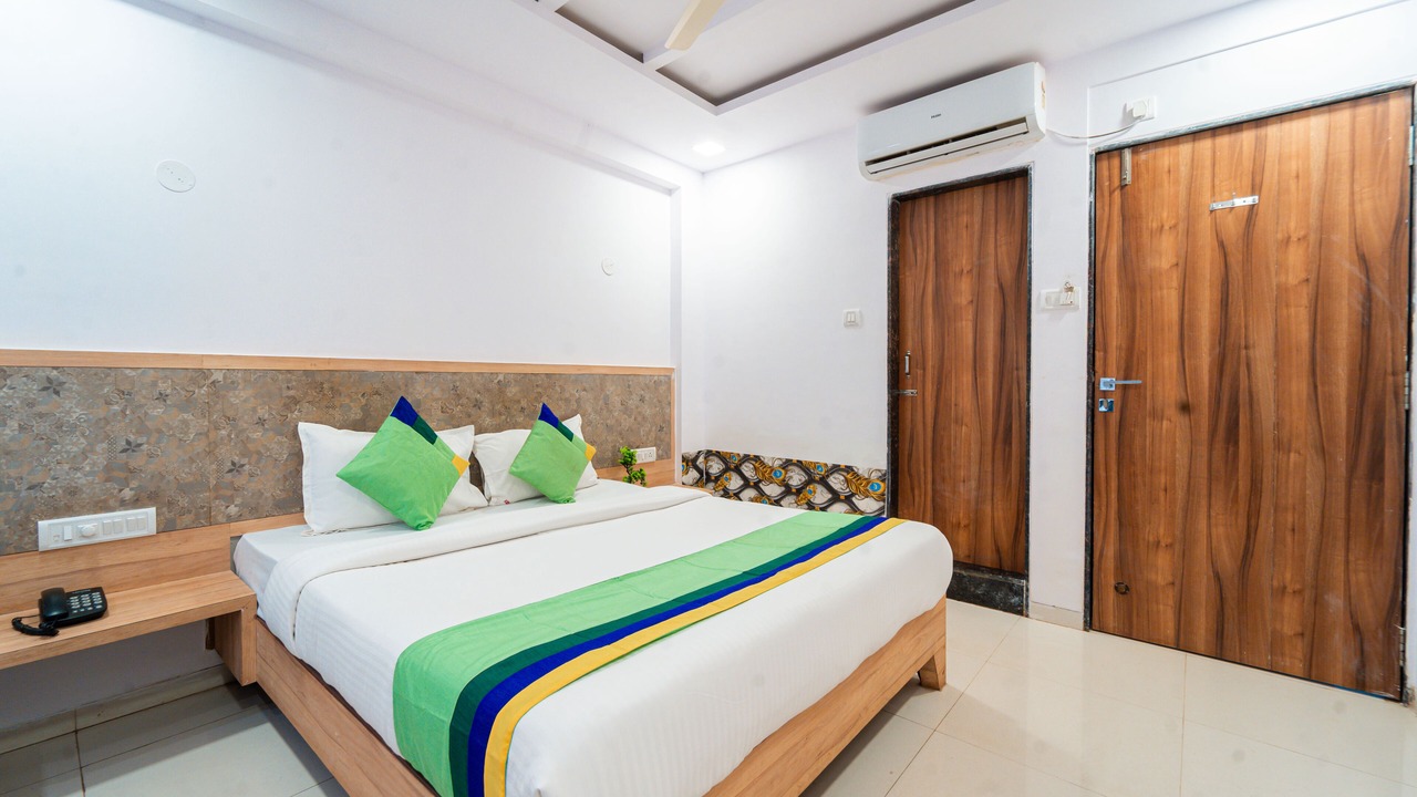 Photo of Bedroom in Mahabaleshwar