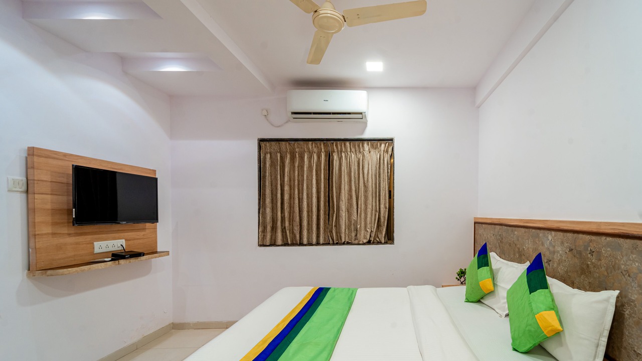 Photo of Bedroom in Mahabaleshwar