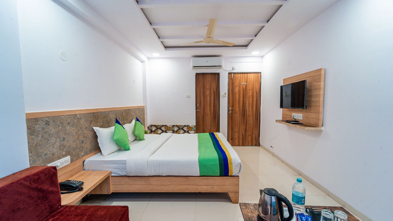 Photo of Bedroom in Mahabaleshwar