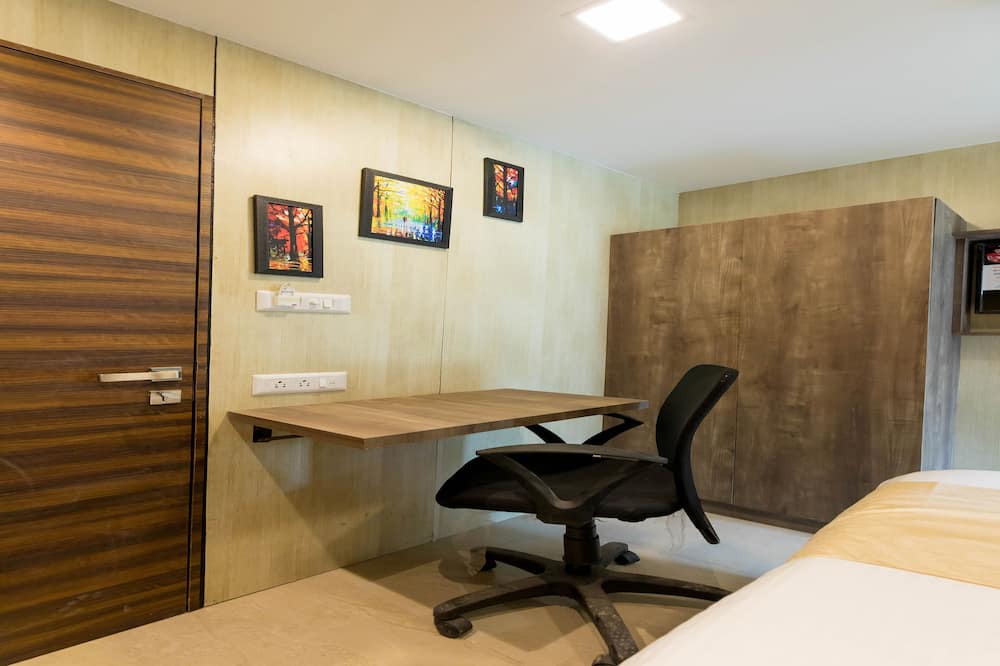 Photo of Bedroom in J B Nagar