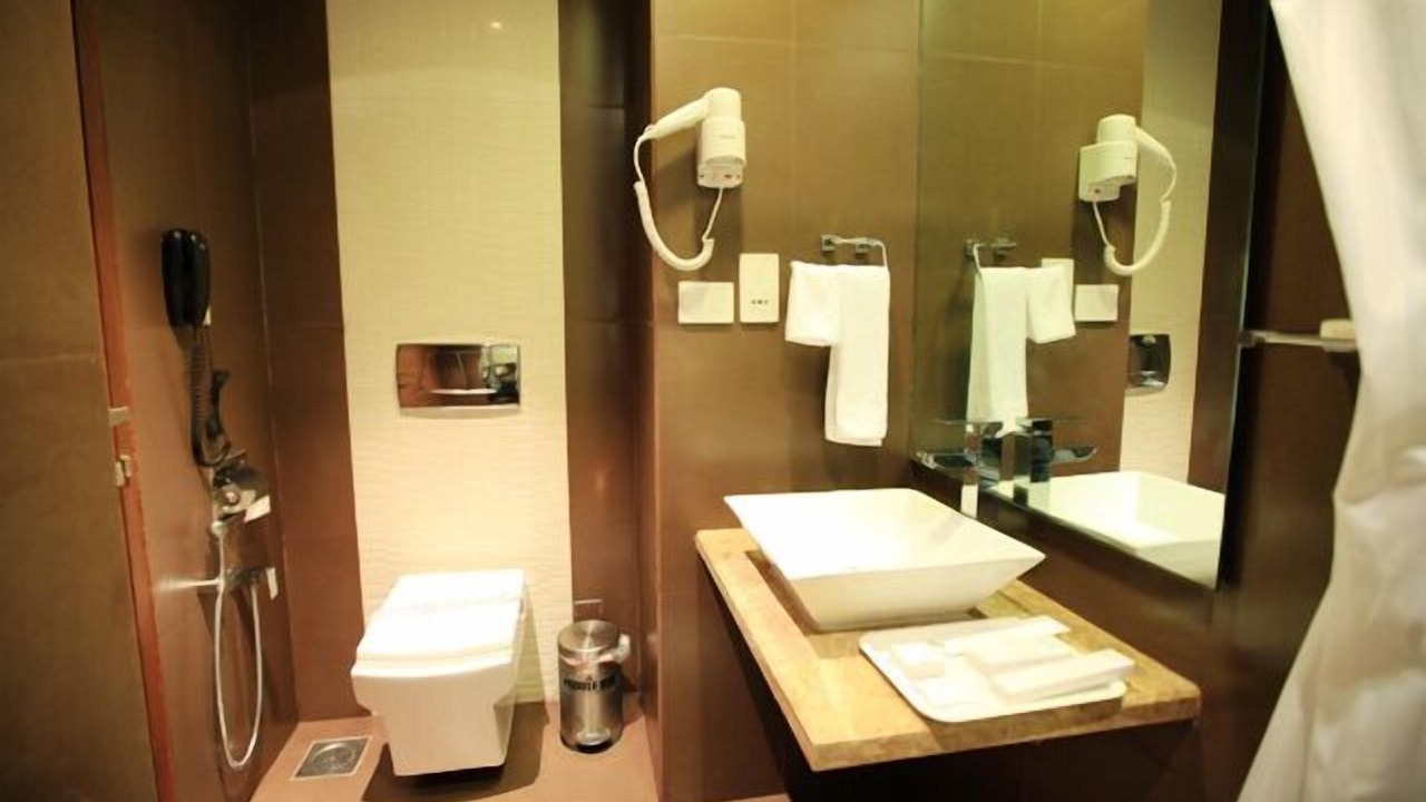 Photo of Bathroom in Ellis Bridge