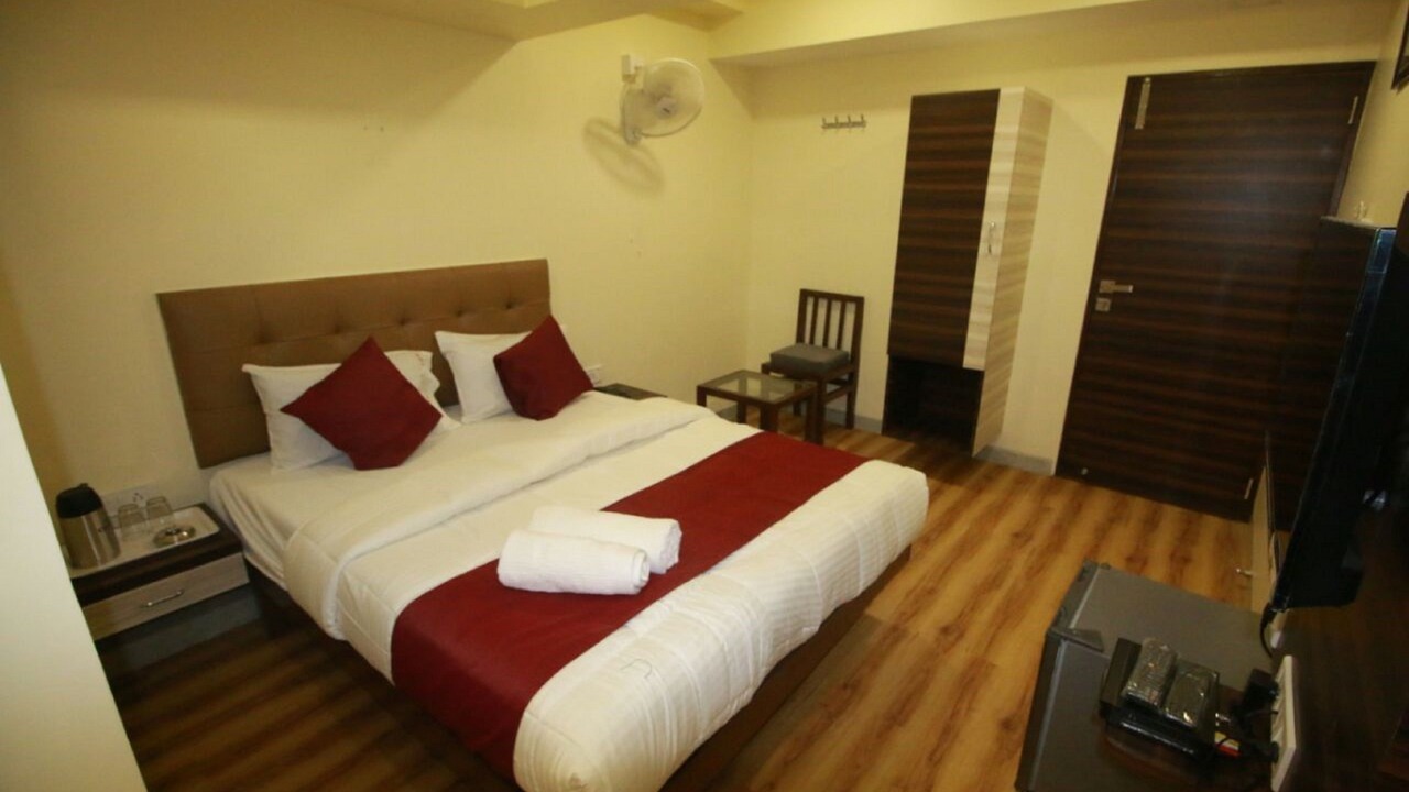 Photo of Bedroom in Vile Parle West