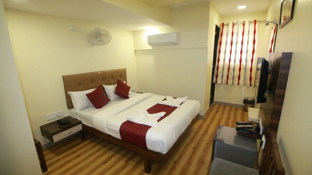Photo of Bedroom in Vile Parle West