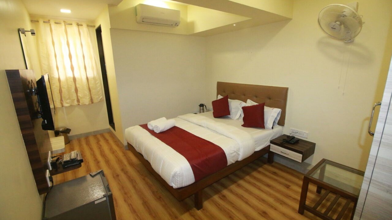 Photo of Bedroom in Vile Parle West