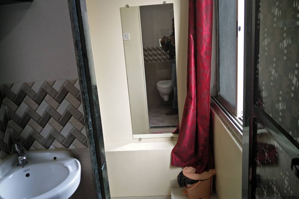 Photo of Bathroom in Dadar