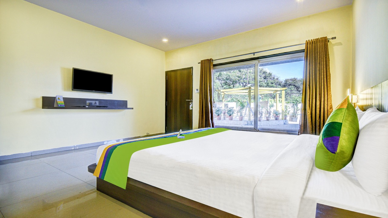 Photo of Bedroom in Mahabaleshwar