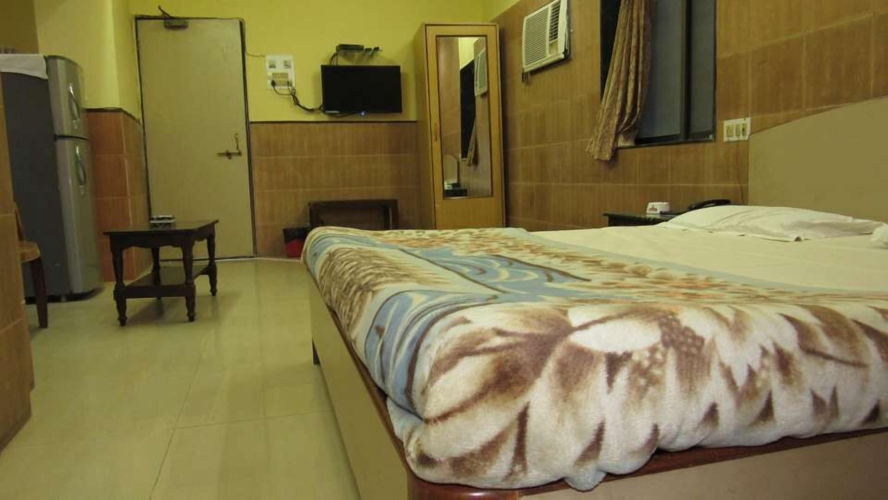 Photo of Bedroom in Prabhadevi