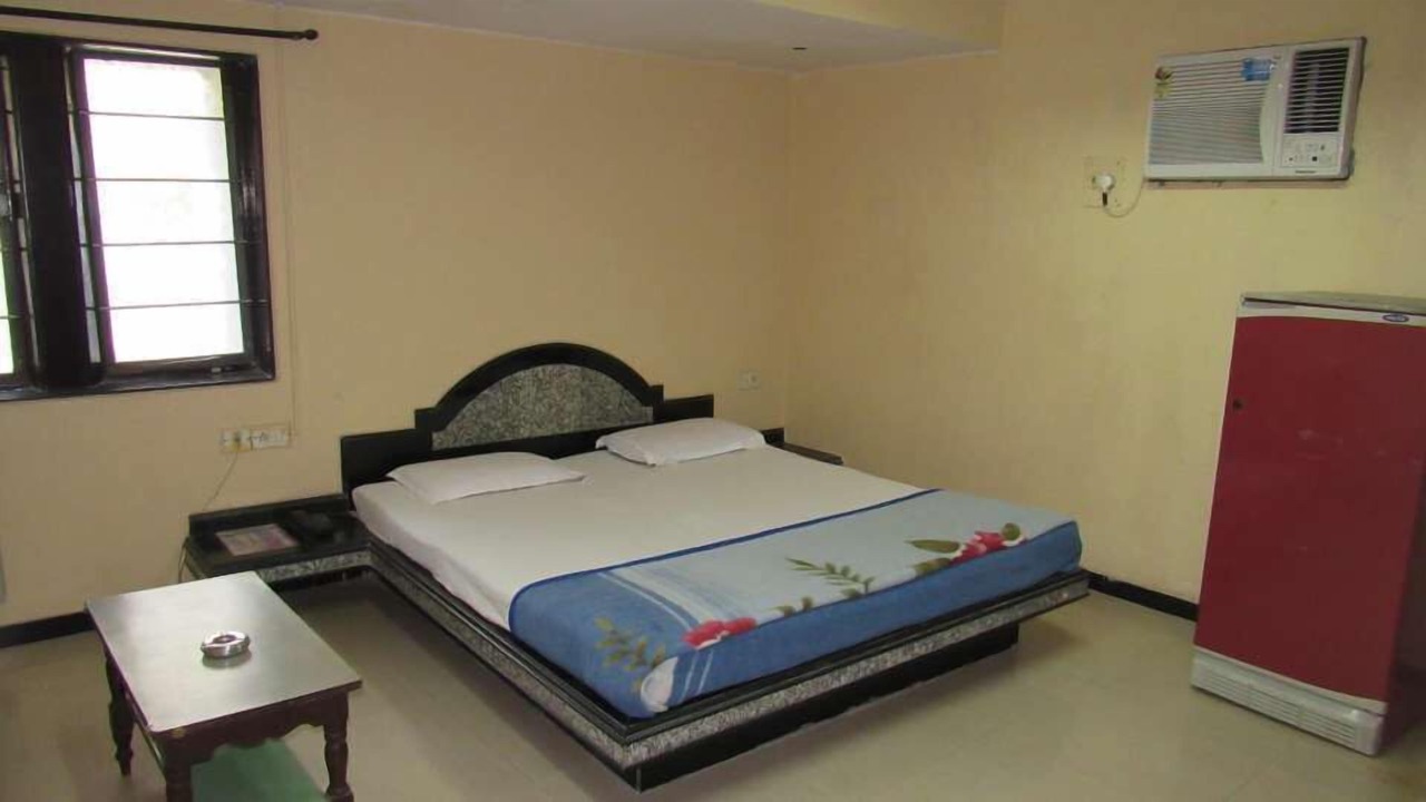 Photo of Bedroom in Prabhadevi