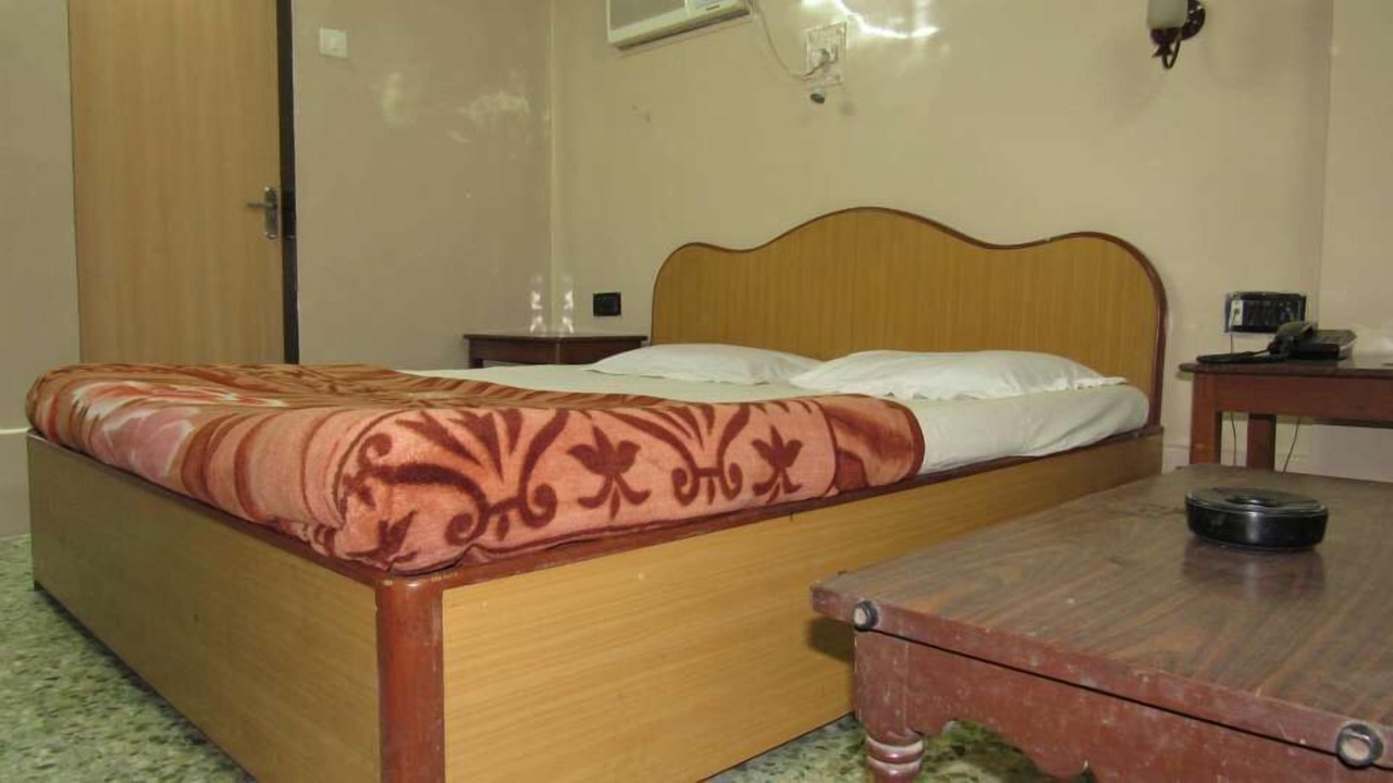 Photo of Bedroom in Prabhadevi