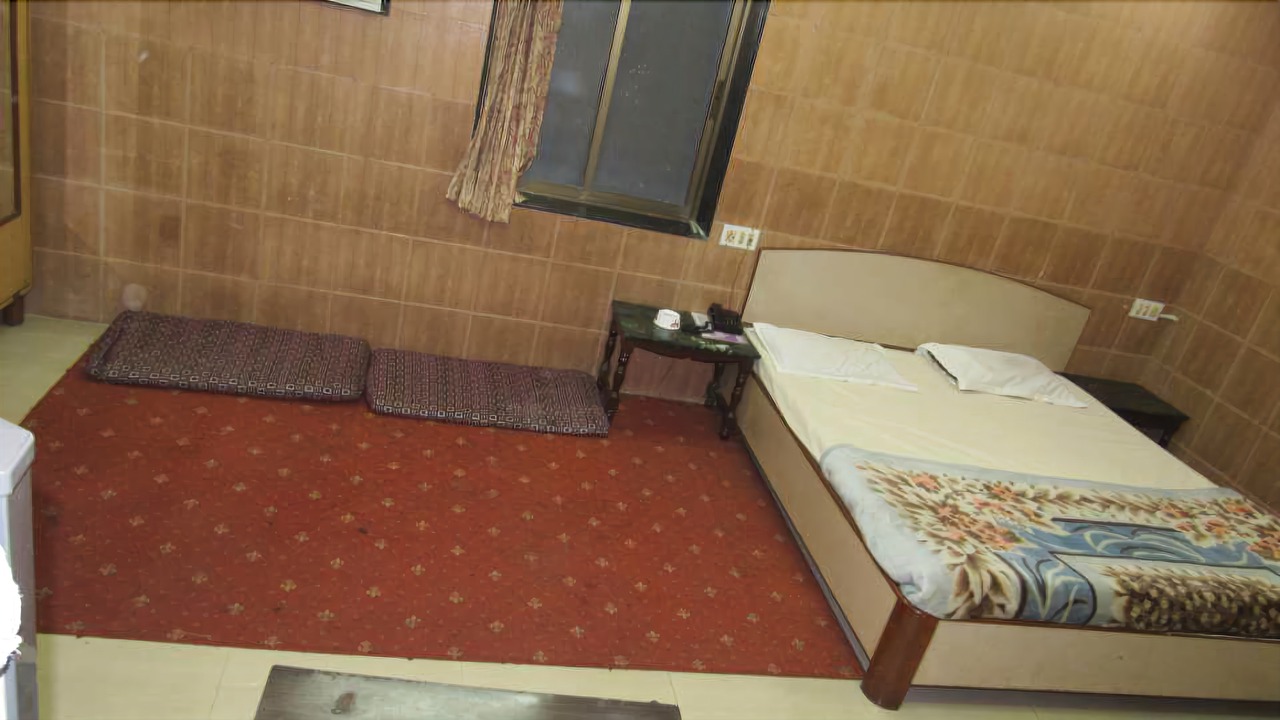 Photo of Bedroom in Prabhadevi
