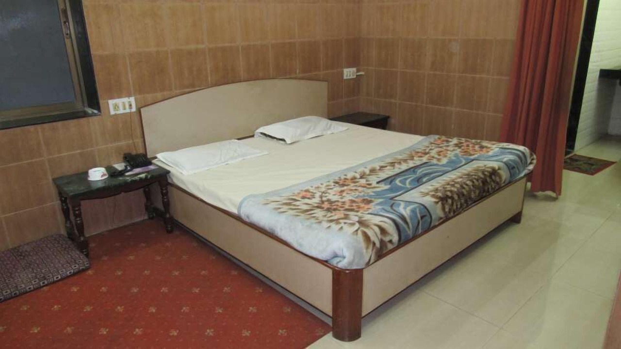 Photo of Bedroom in Prabhadevi