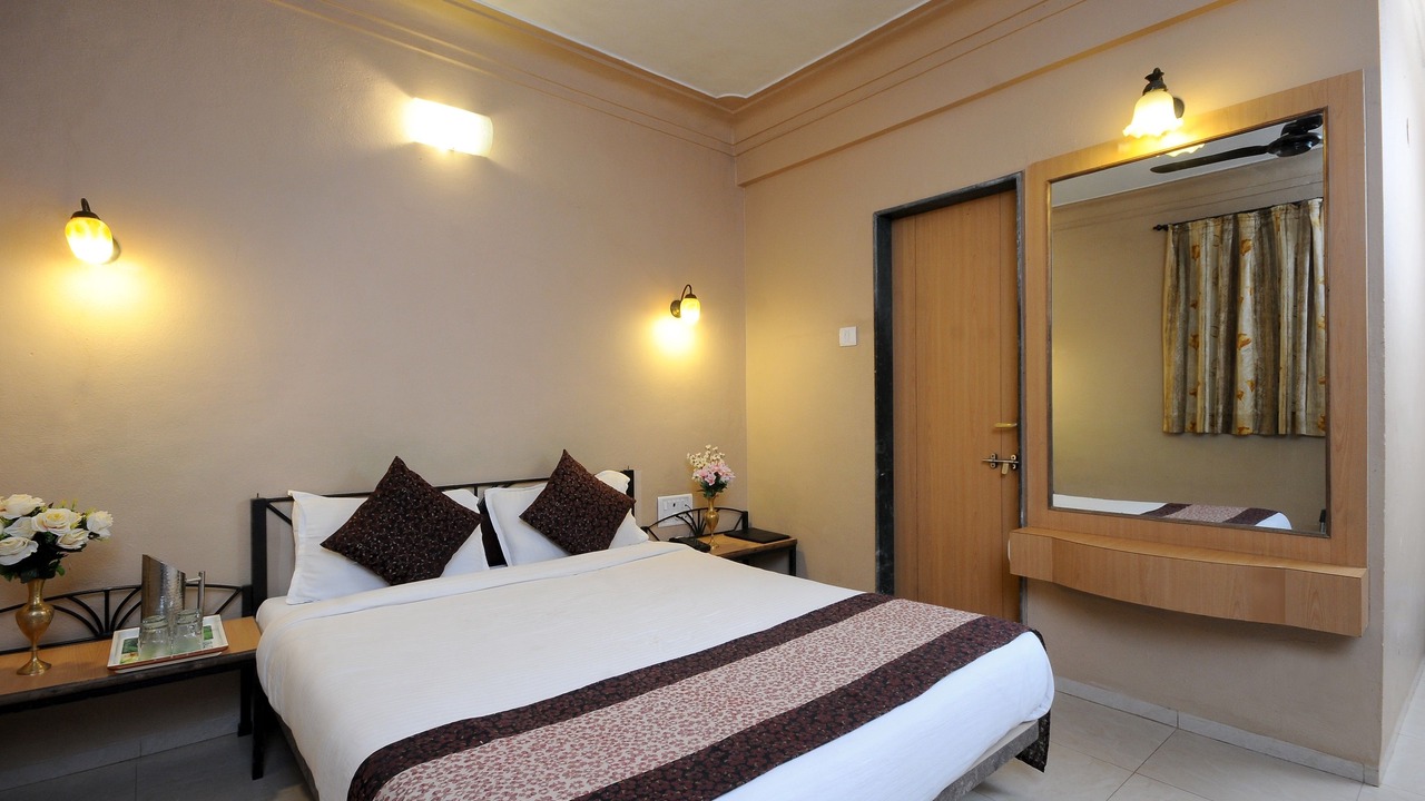 Photo of Bedroom in Mahabaleshwar