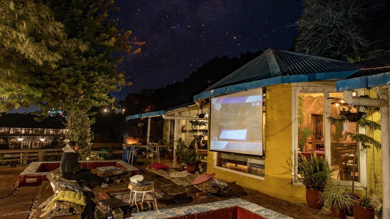 Photo of Outdoor in The Mall Road