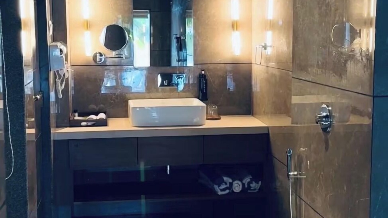 Photo of Bathroom in Mahabaleshwar