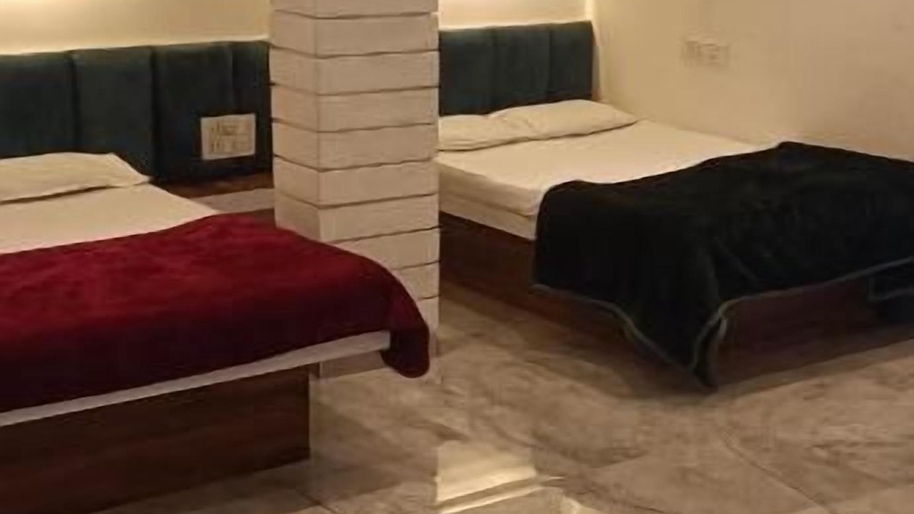Photo of Bedroom in Akalkot