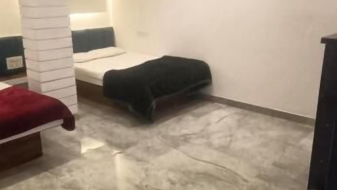 Photo of Bedroom in Akalkot