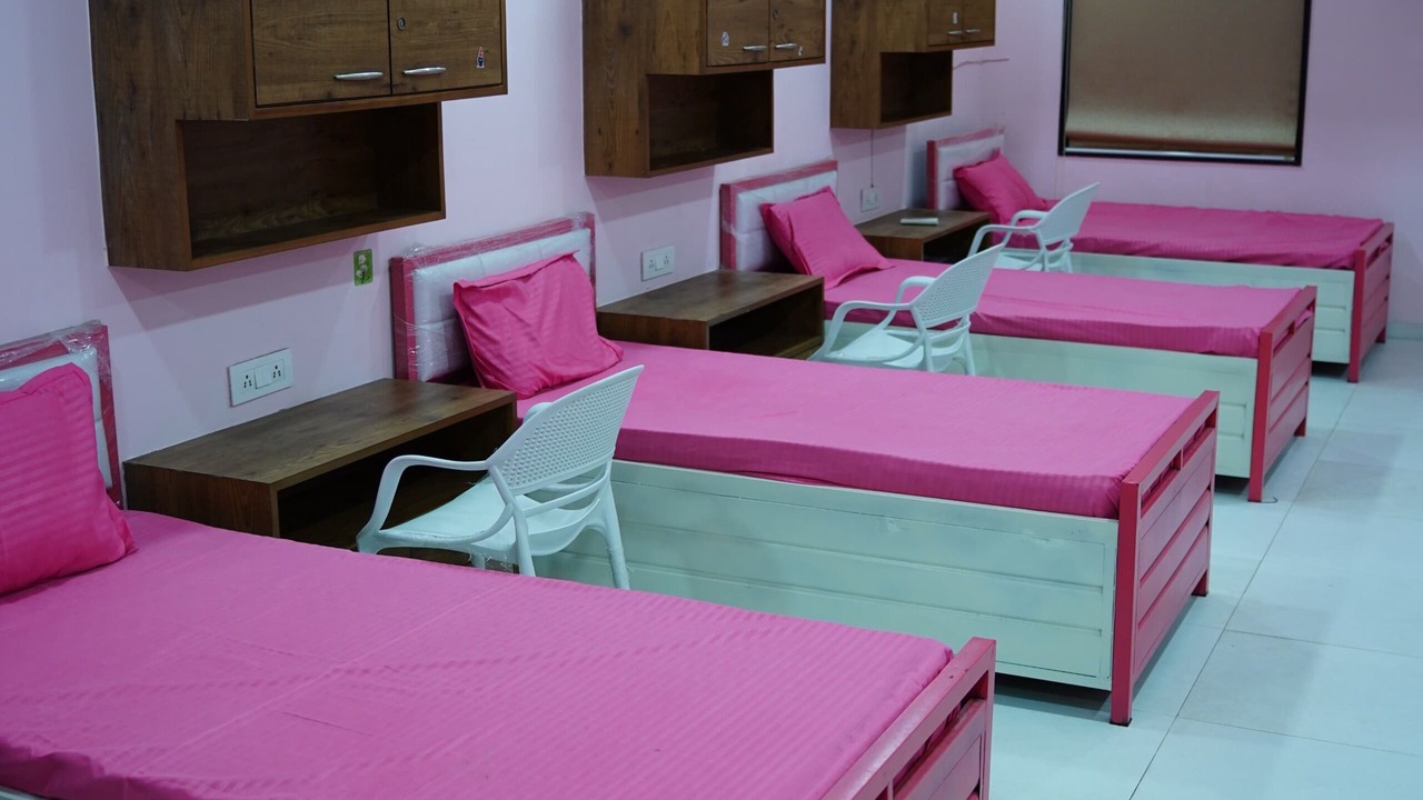 Photo of Bedroom in Gota