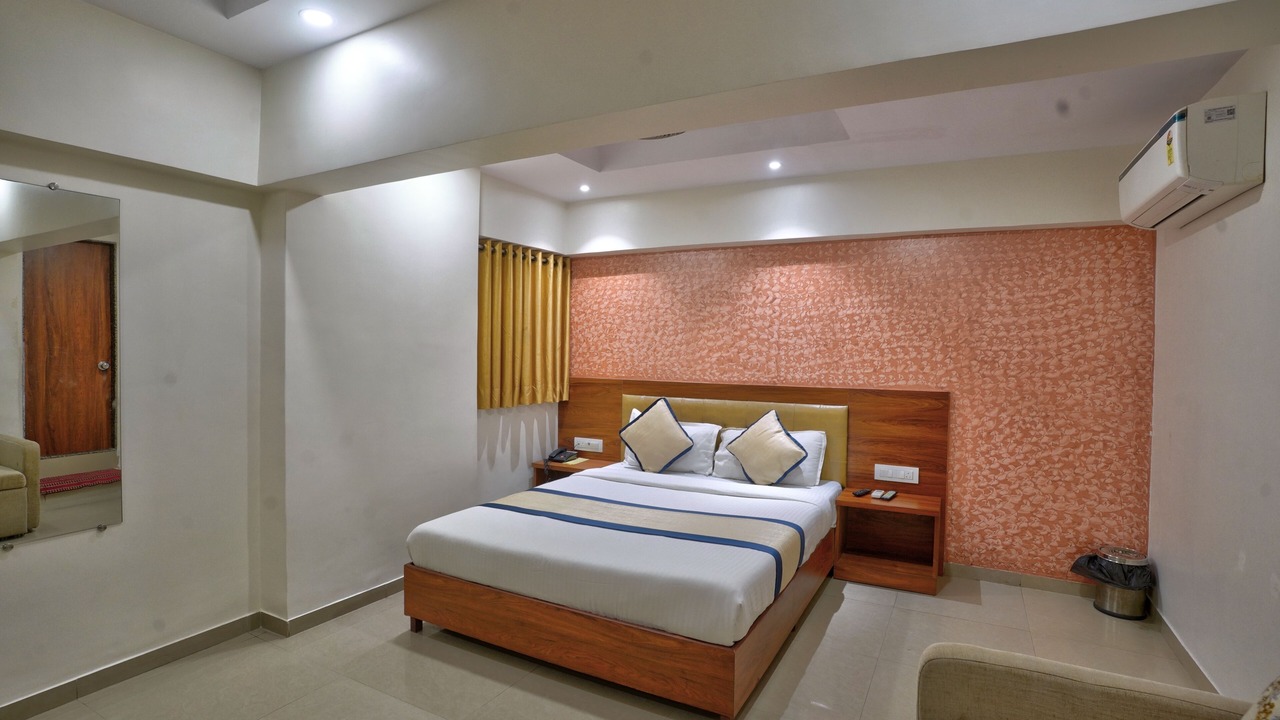 Photo of Bedroom in Vile Parle West