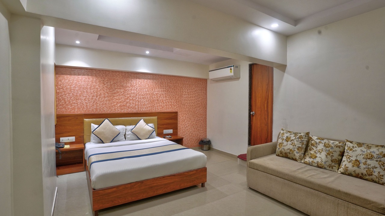 Photo of Bedroom in Vile Parle West