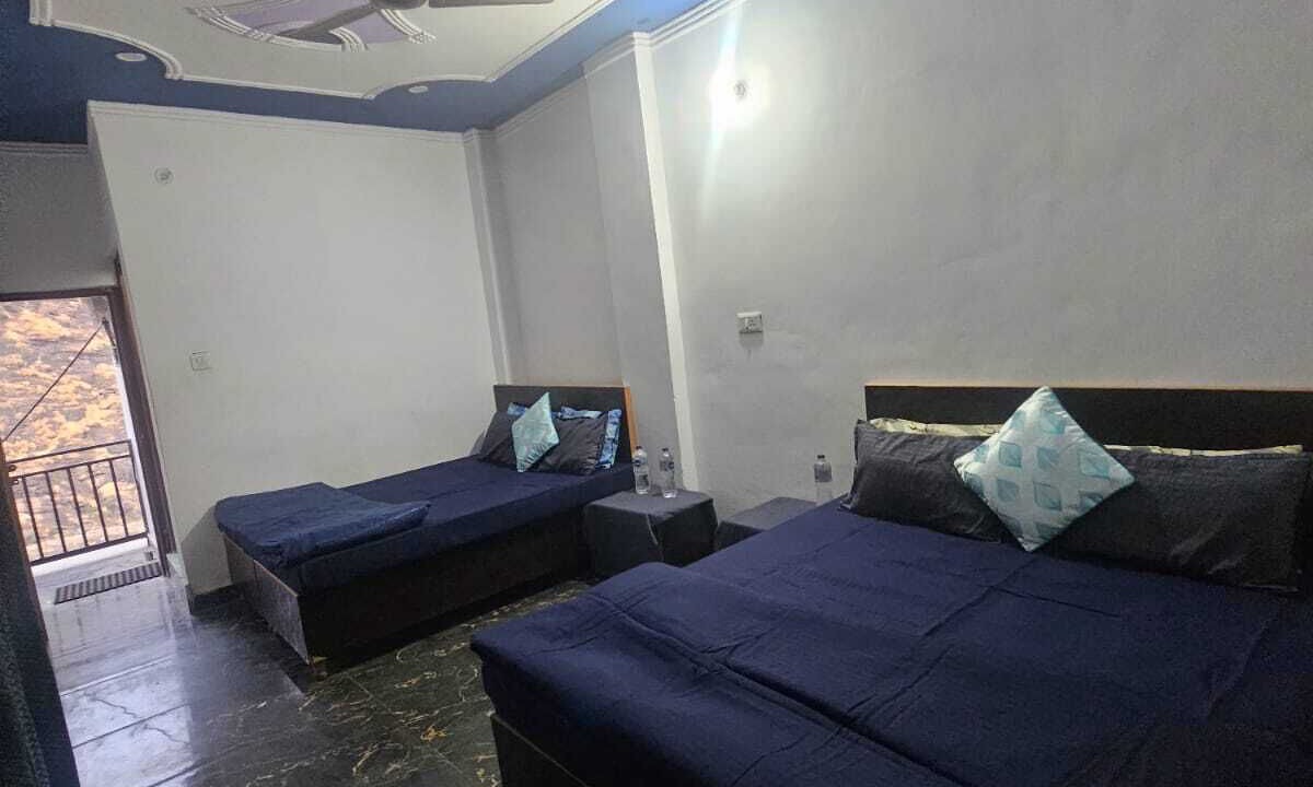 Photo of Bedroom in Kedarnath