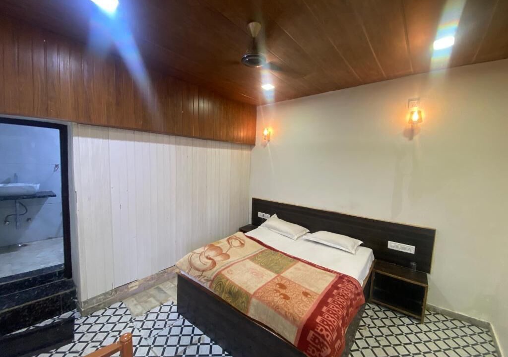 Photo of Bedroom in Mount Abu