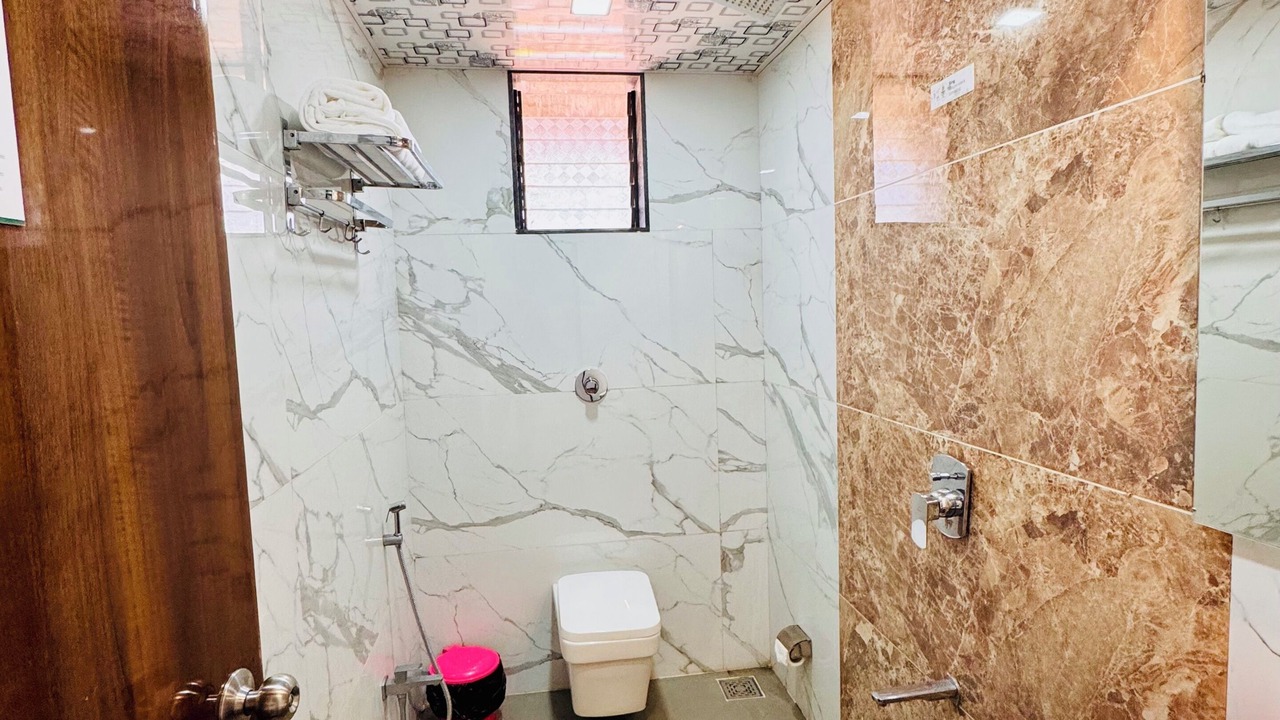 Photo of Bathroom in Mahabaleshwar