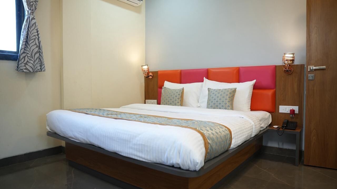 Photo of Bedroom in Mahabaleshwar