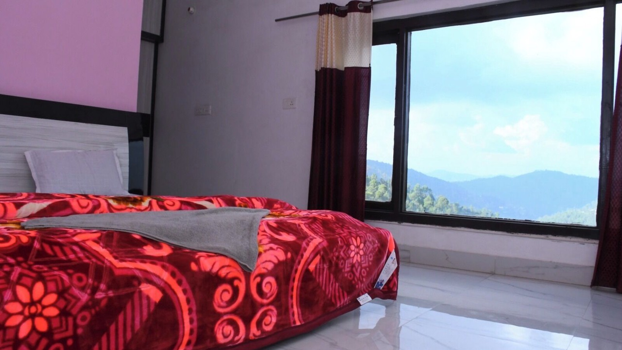Photo of Bedroom in Mukteshwar