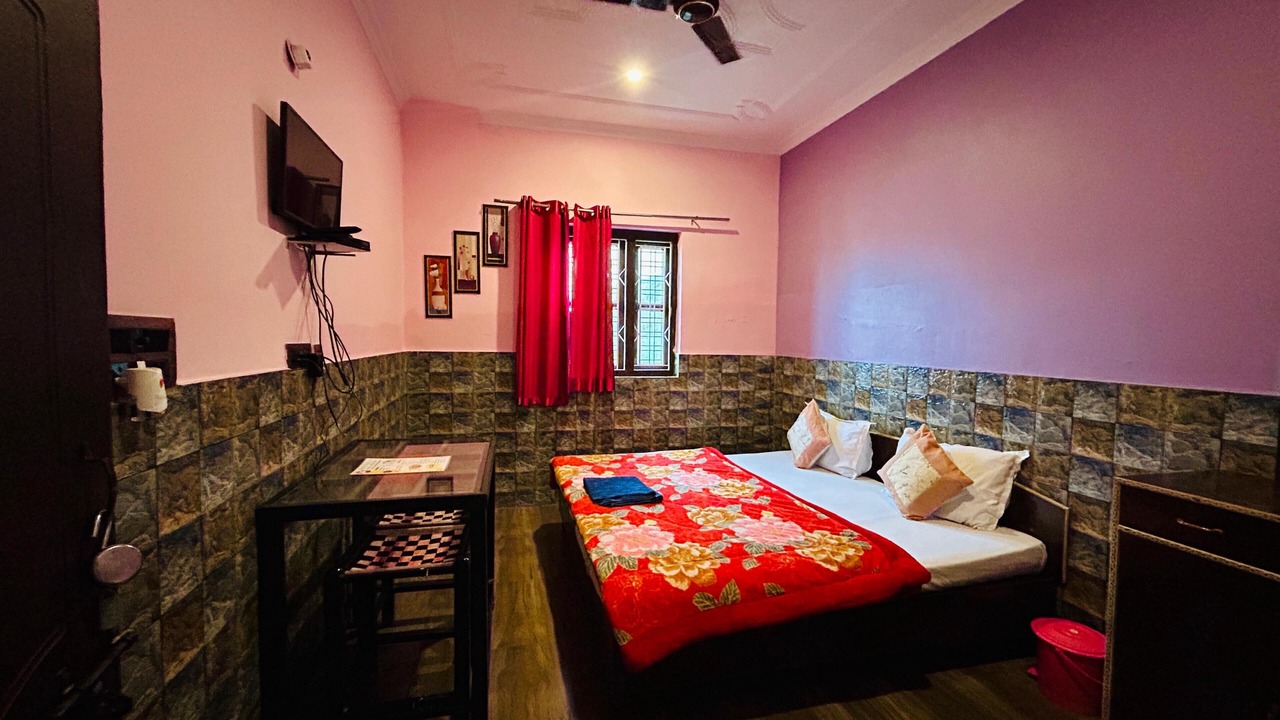 Photo of Bedroom in Lansdowne