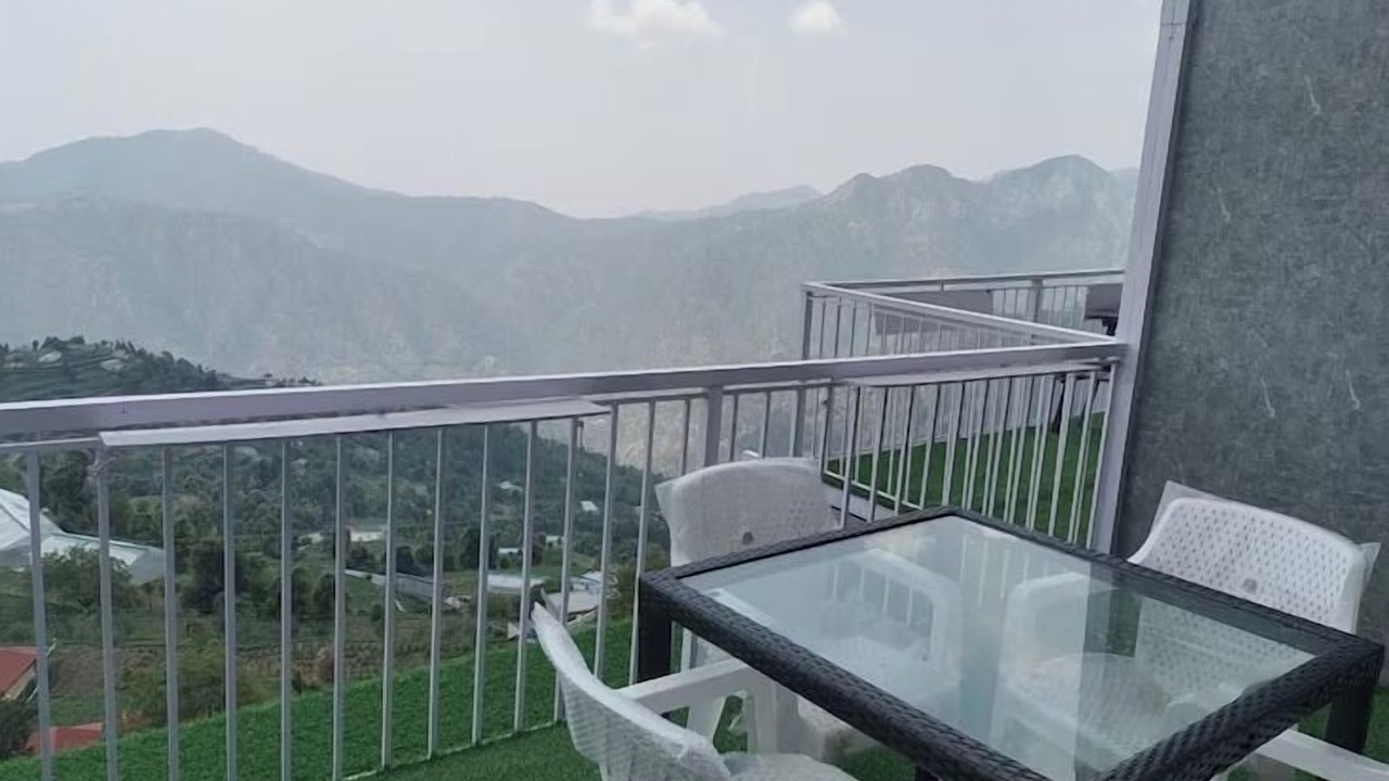 Photo of Patio Balcony in Tehri