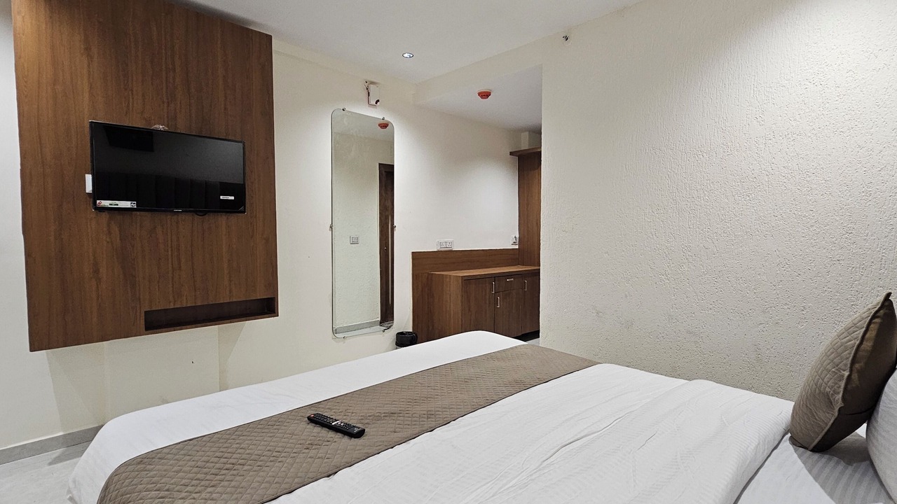 Photo of Bedroom in Dholka