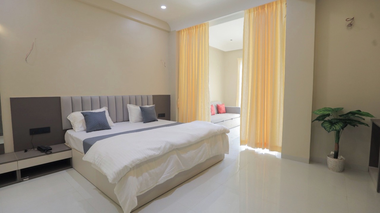 Photo of Bedroom in Daulatabad