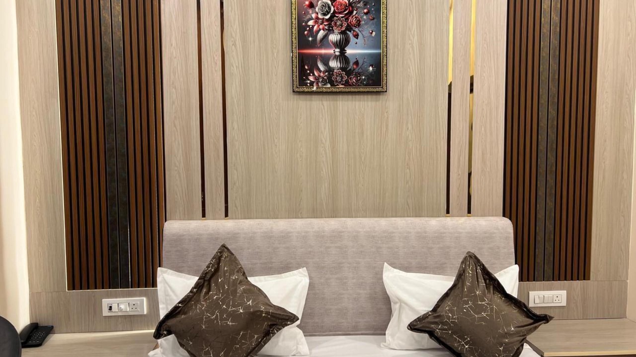 Photo of Bedroom in Hasanpur