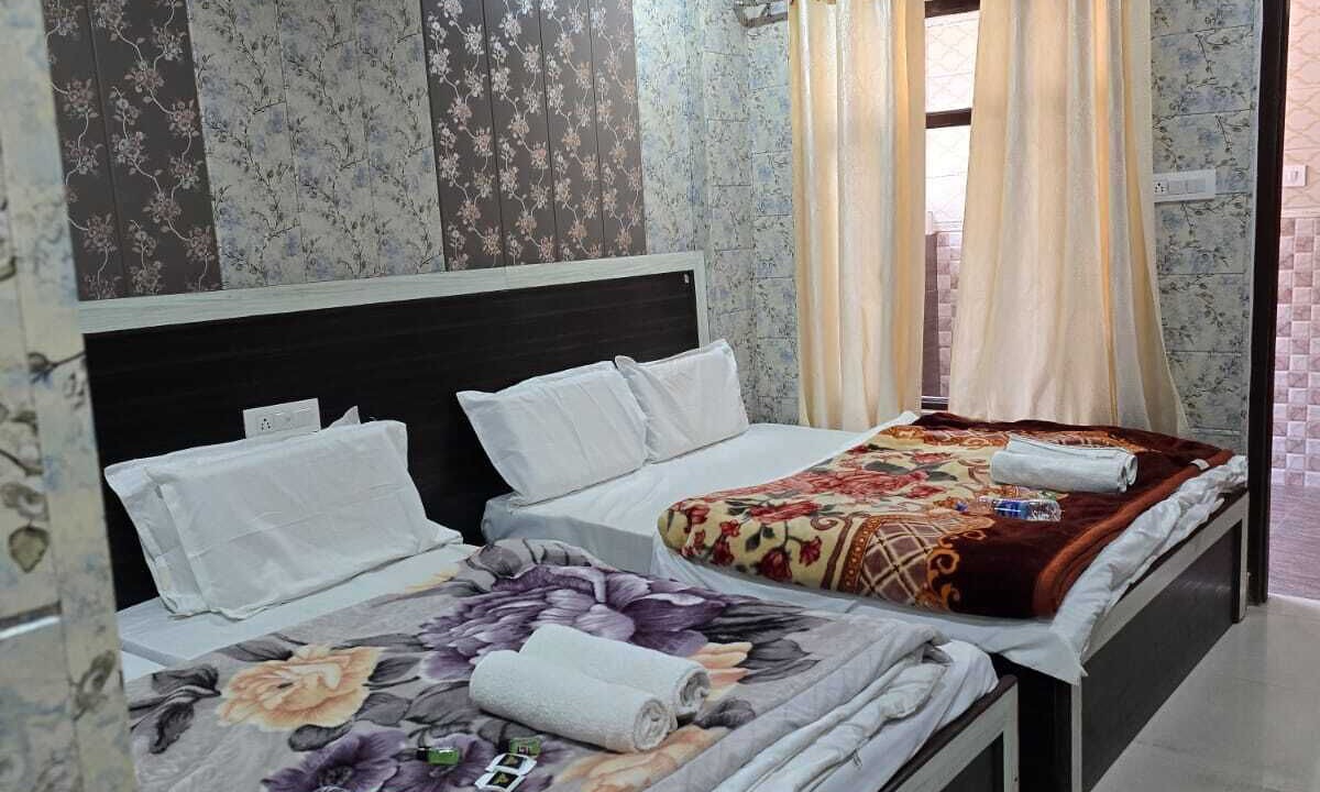 Photo of Bedroom in Badrinath