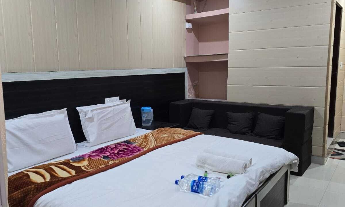 Photo of Bedroom in Badrinath
