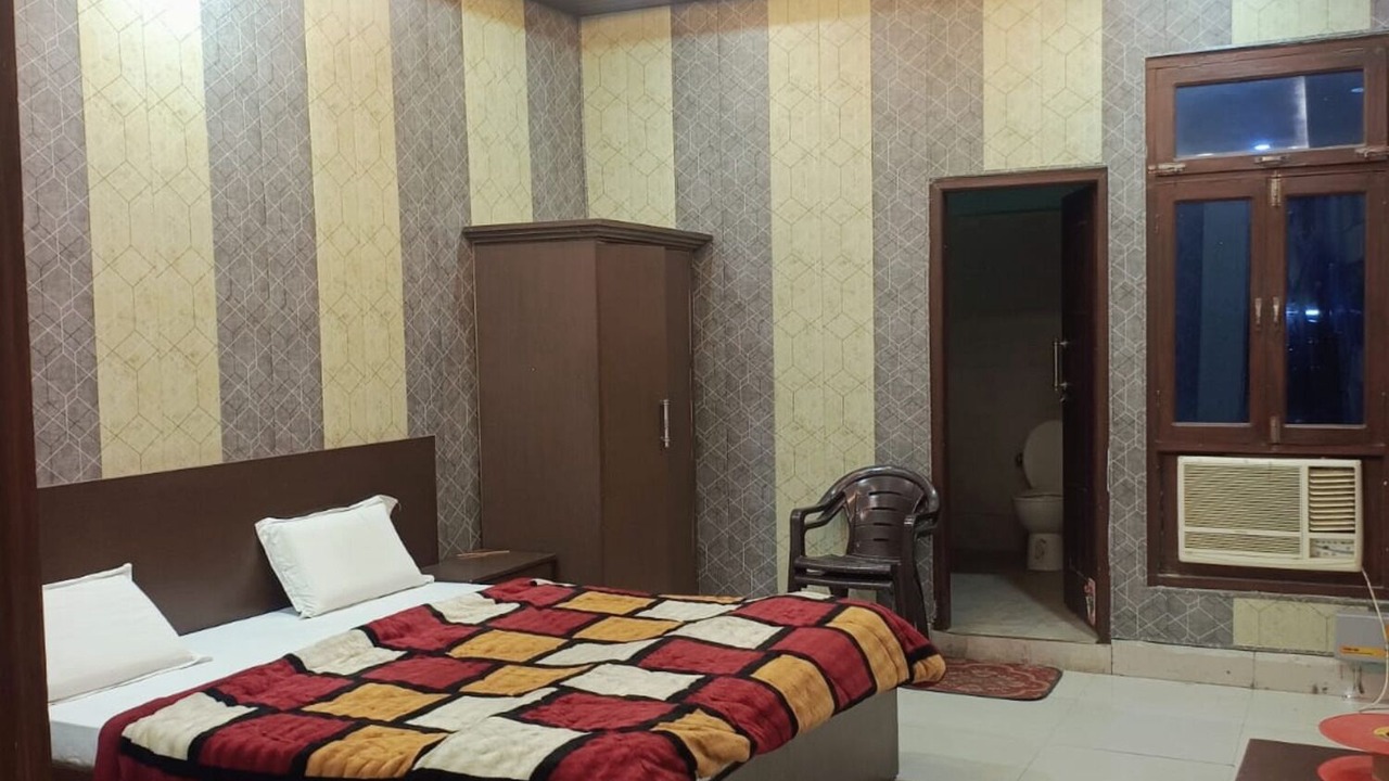 Photo of Bedroom in Mainpuri
