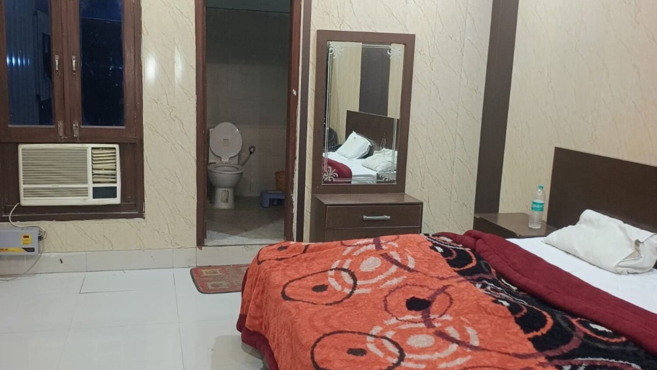 Photo of Bedroom in Mainpuri