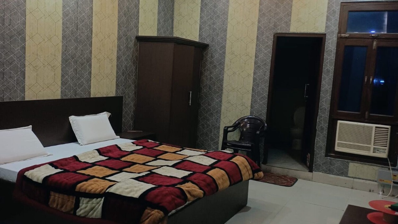 Photo of Bedroom in Mainpuri