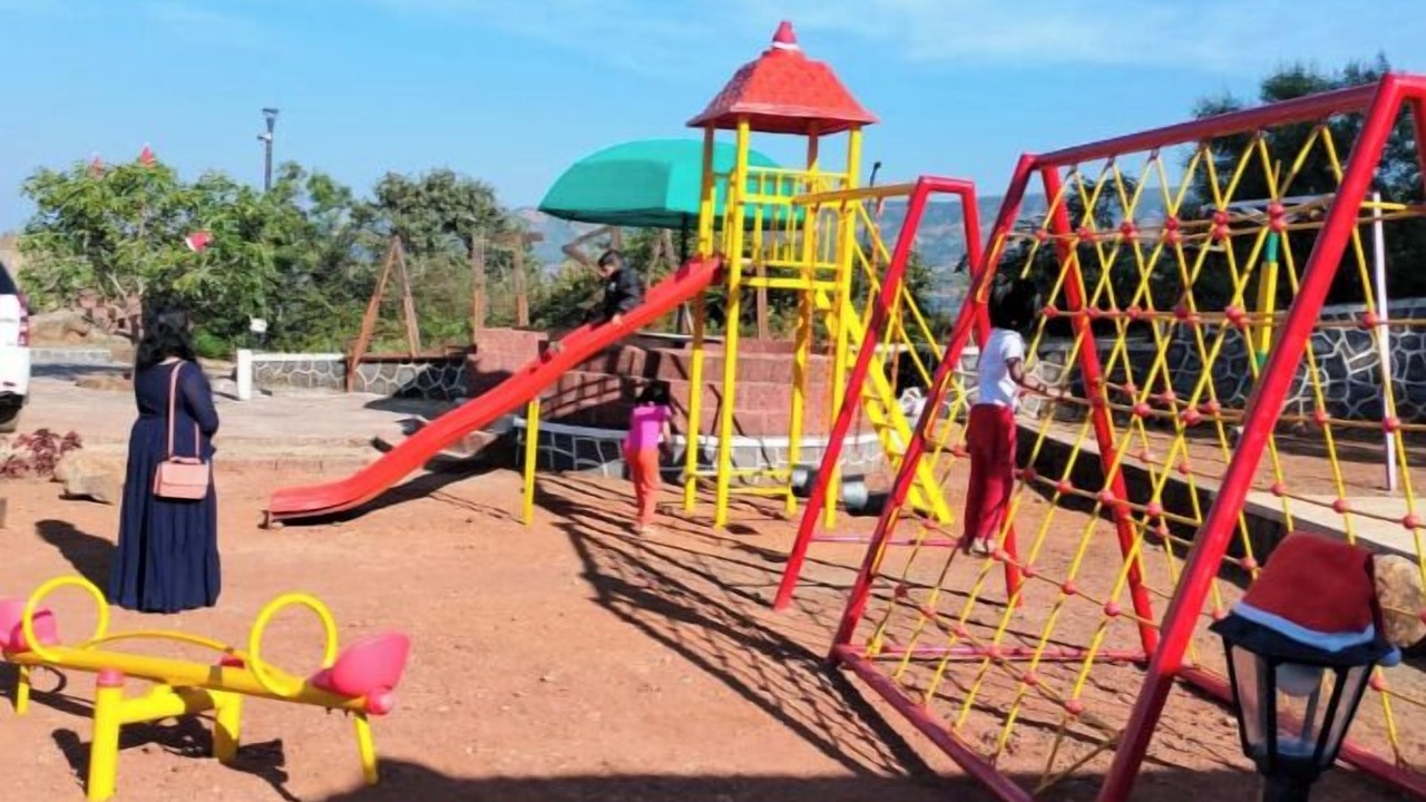 Photo of Bedroom in Mahabaleshwar