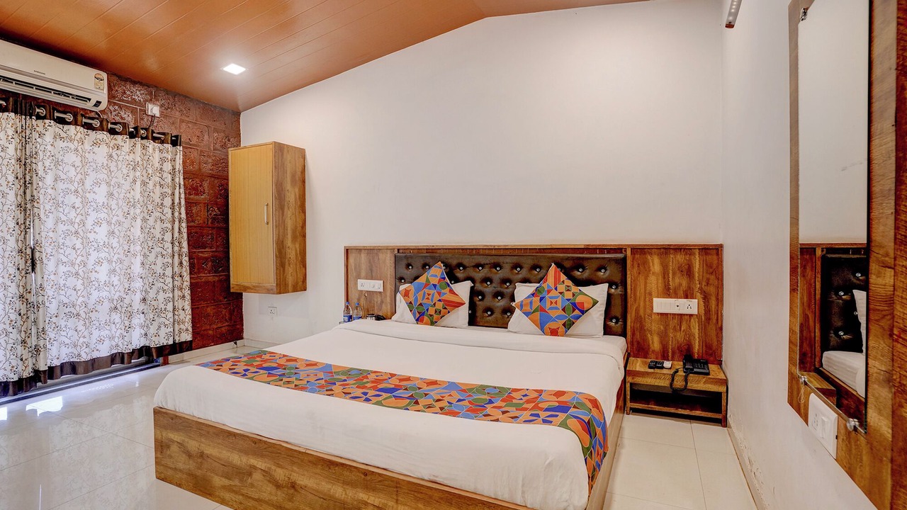 Photo of Bedroom in Mahabaleshwar