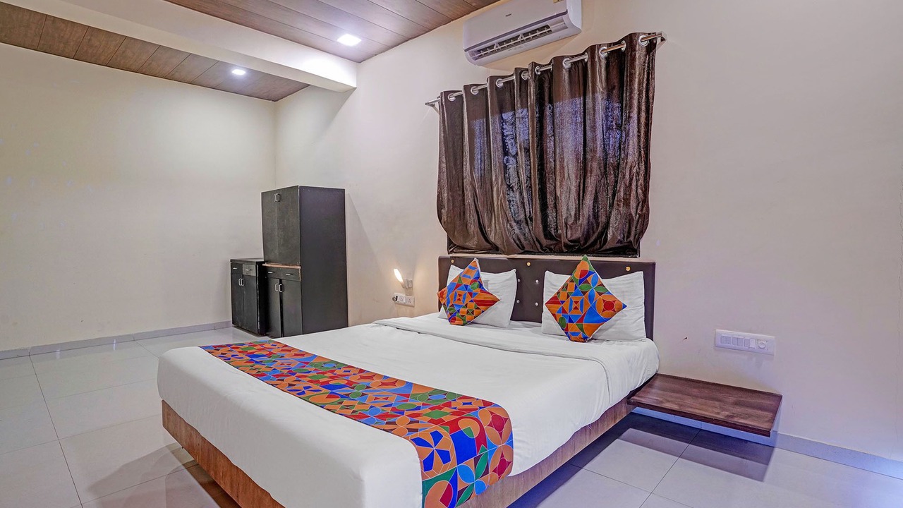 Photo of Bedroom in Mahabaleshwar