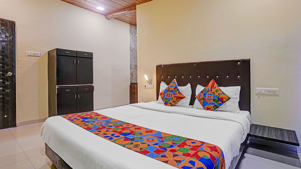 Photo of Bedroom in Mahabaleshwar