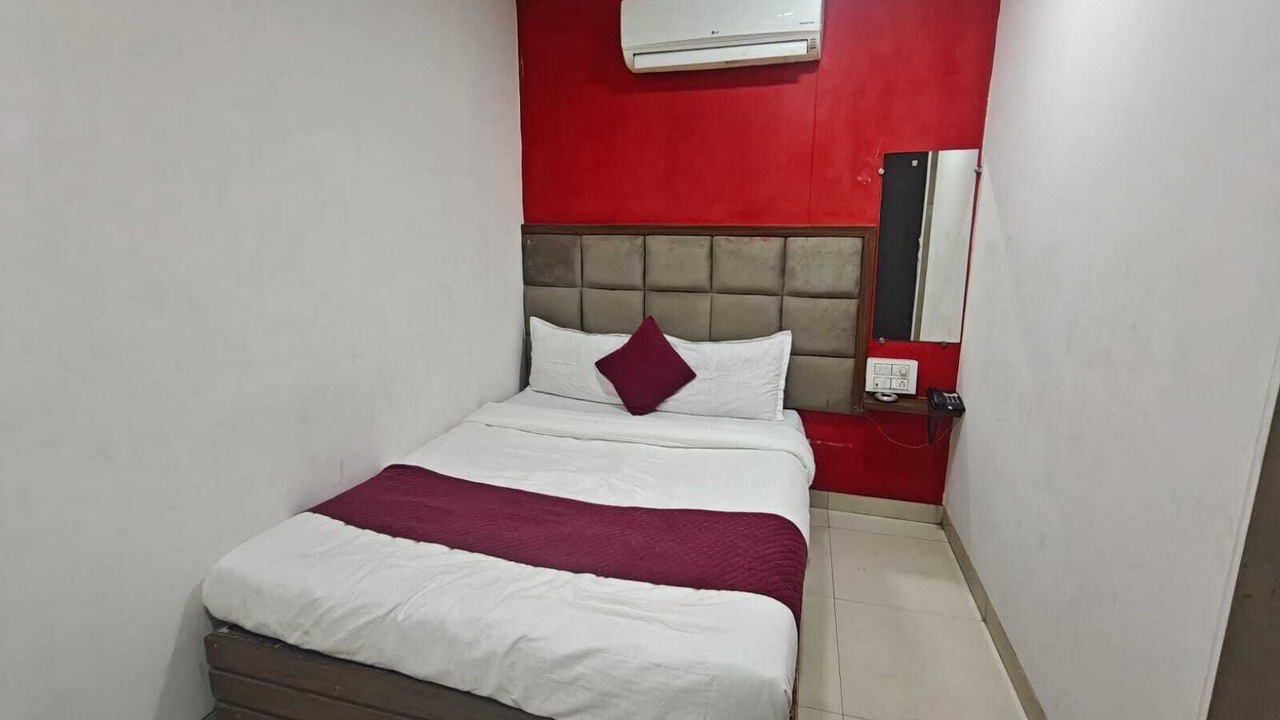 Photo of Bedroom in Jogeshwari West