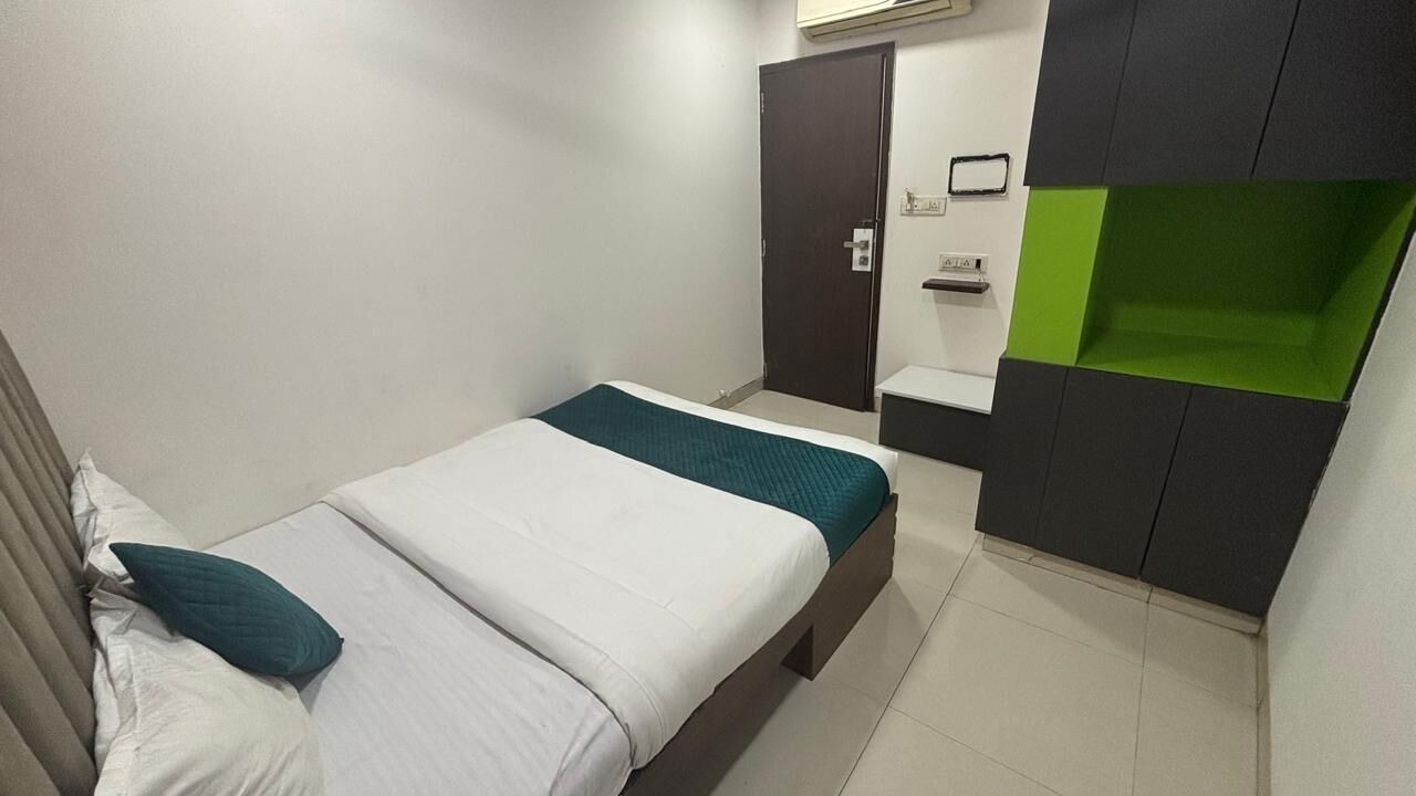 Photo of Bedroom in Jogeshwari West