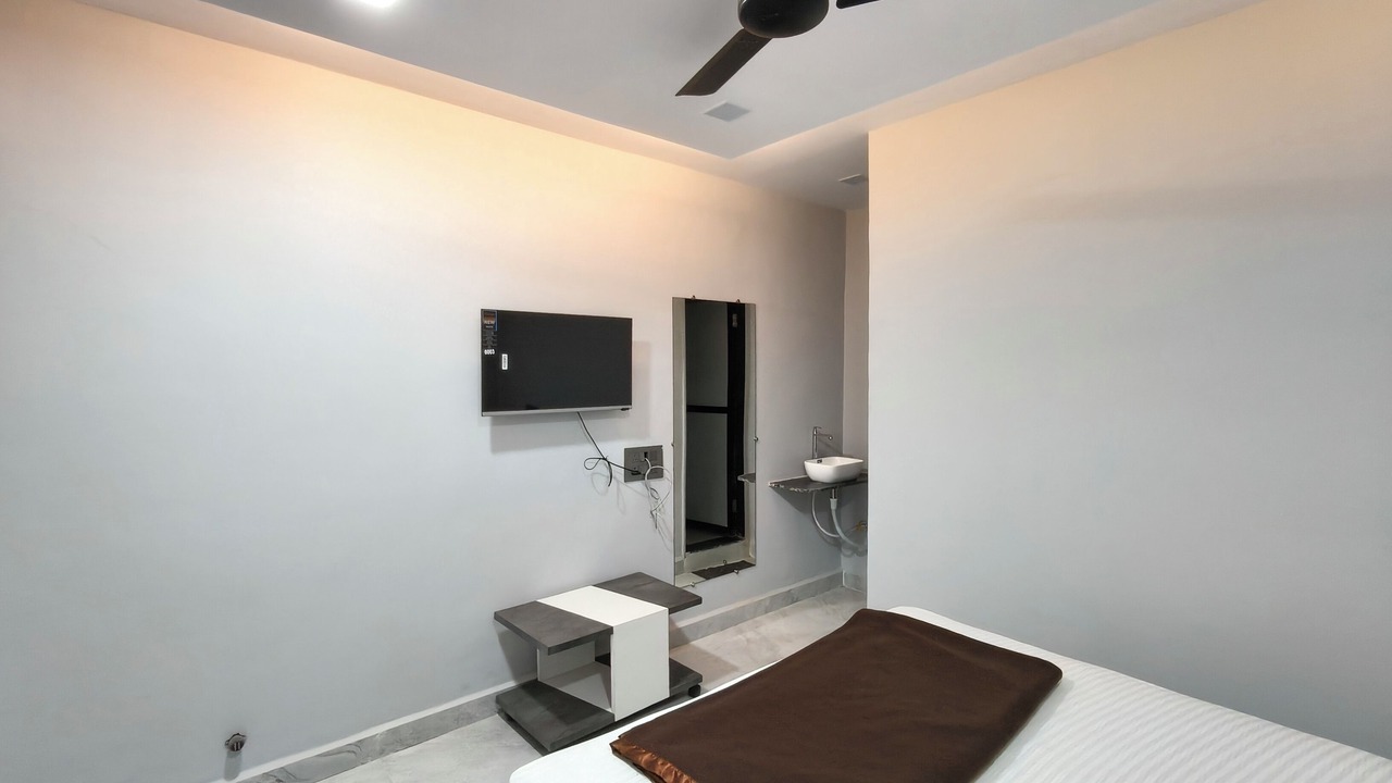 Photo of Bedroom in Surat District